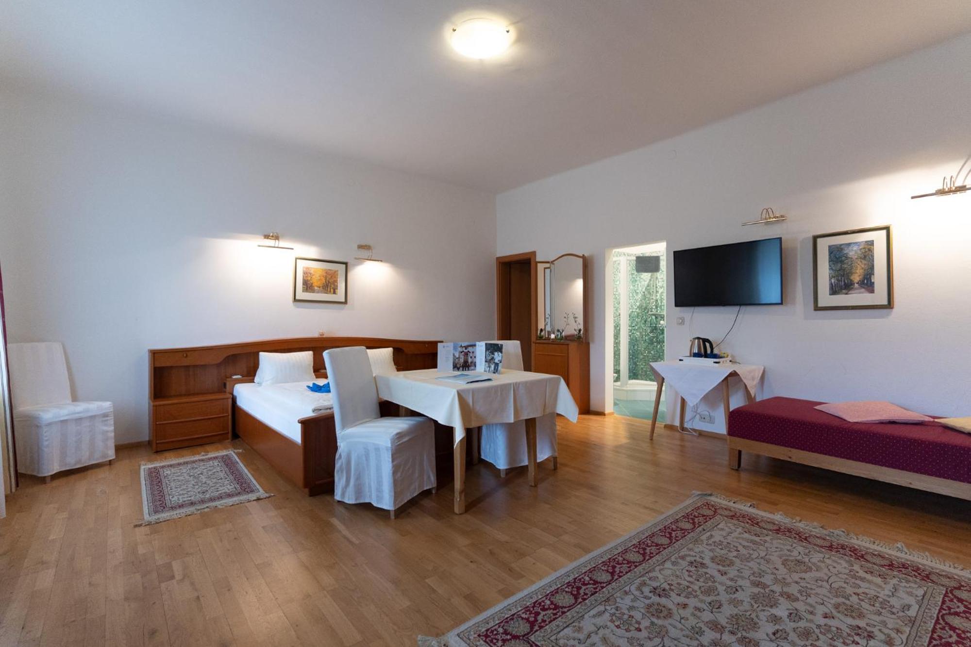 Hotel Pension Kandolf Tamsweg Extérieur photo